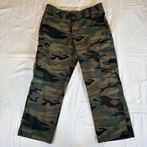 Dickies cropped Camo Regular Fit Straight Leg Cargo Pants | 32x24